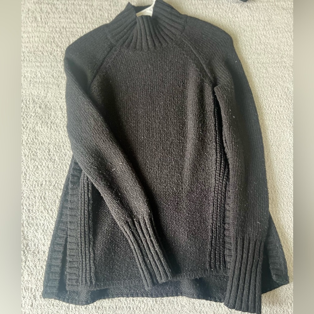 American Eagle turtleneck sweater